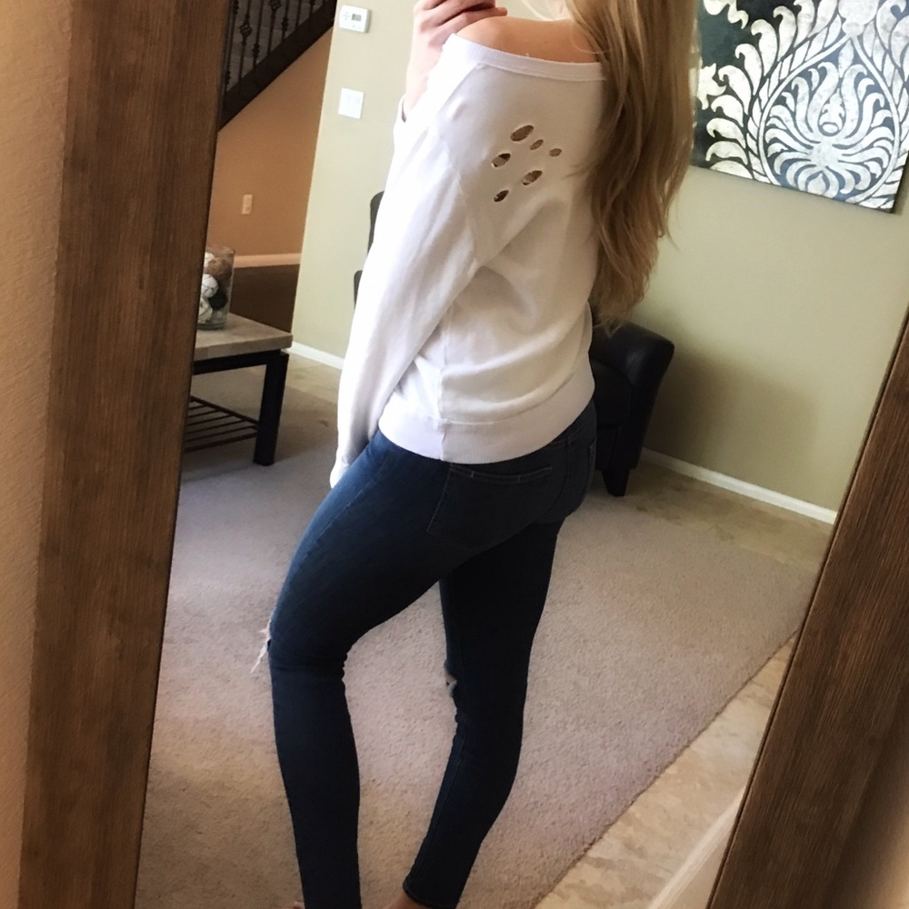 SALE 🏴 LS Distressed Sweatshirt - Picture 3 of 4