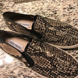 Snake Skin Gun Medal Steve Maddens