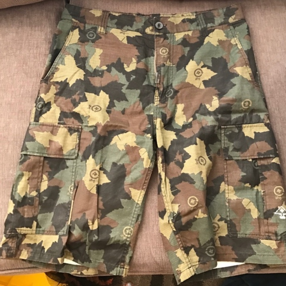 LRG Cargo camouflage camo shorts