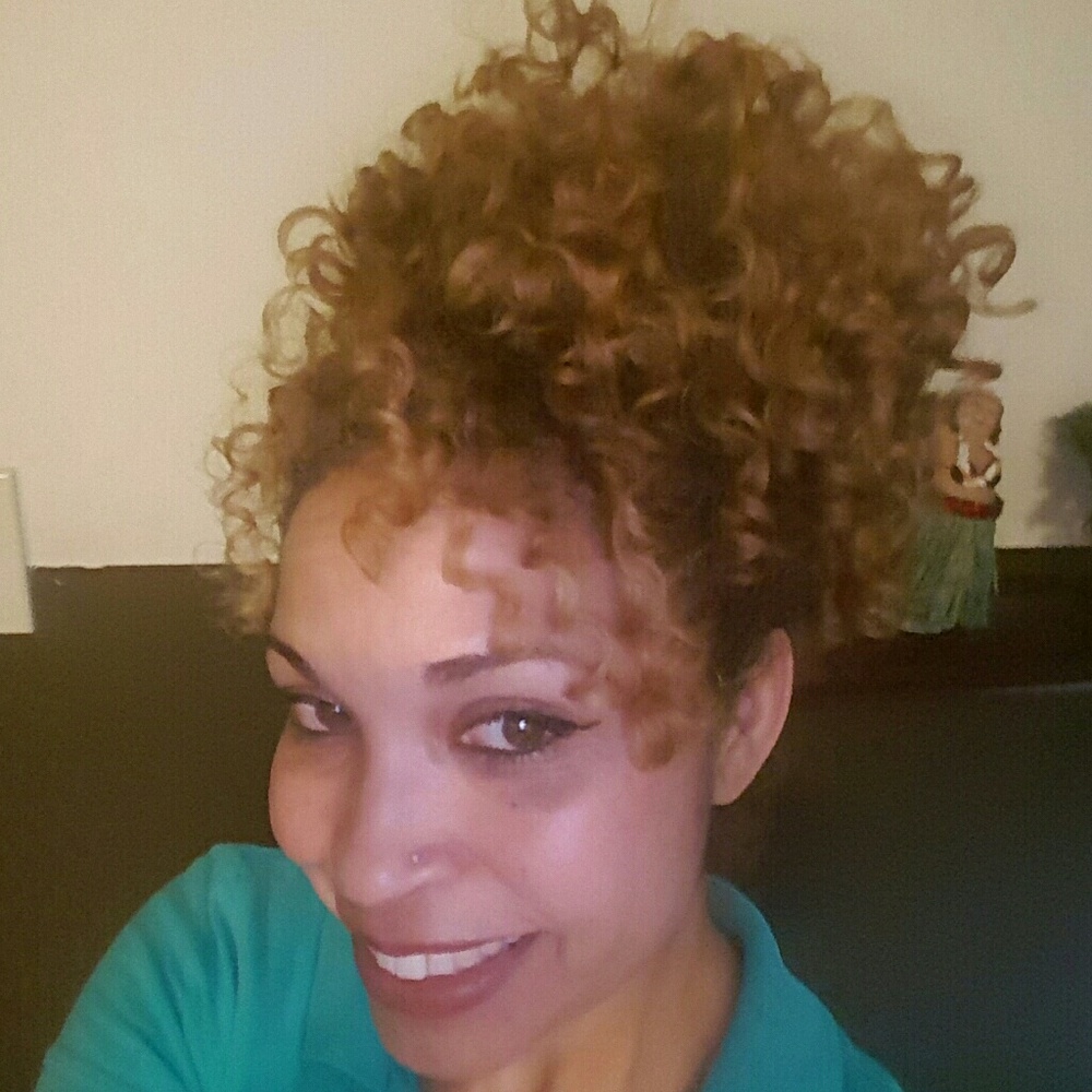 Meet your Posher, Latoya
