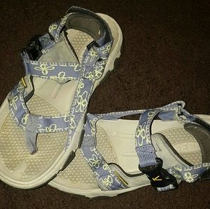 Keen flower sandals women's size 7