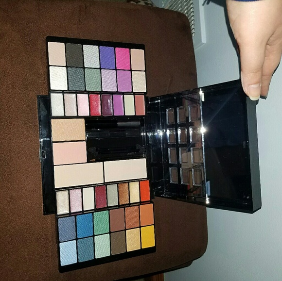Other - Makeup set