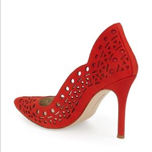 BCBGeneration Red pumps