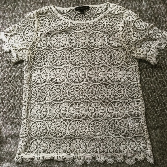 Banana Republic Eyelet Top, Size Small - Picture 4 of 8