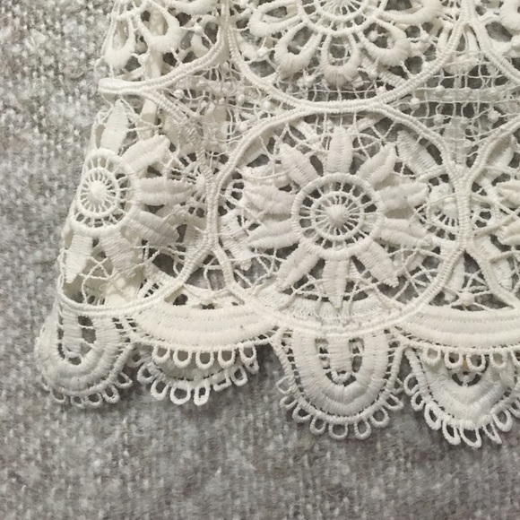 Banana Republic Eyelet Top, Size Small - Picture 7 of 8