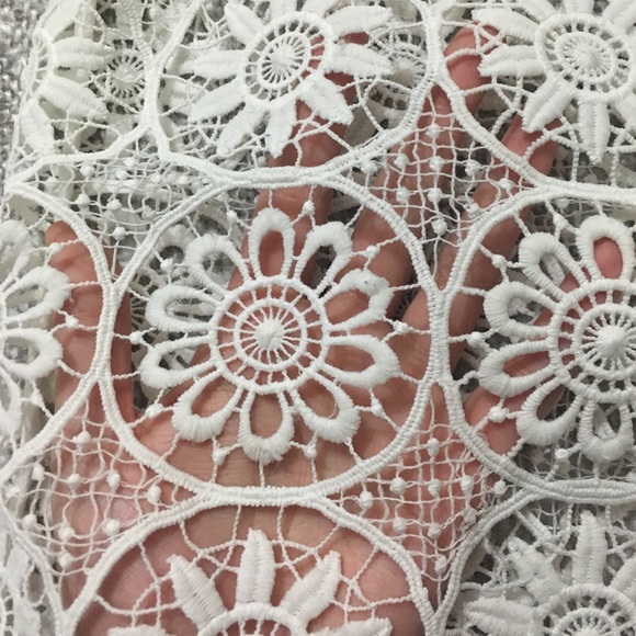 Banana Republic Eyelet Top, Size Small - Picture 8 of 8