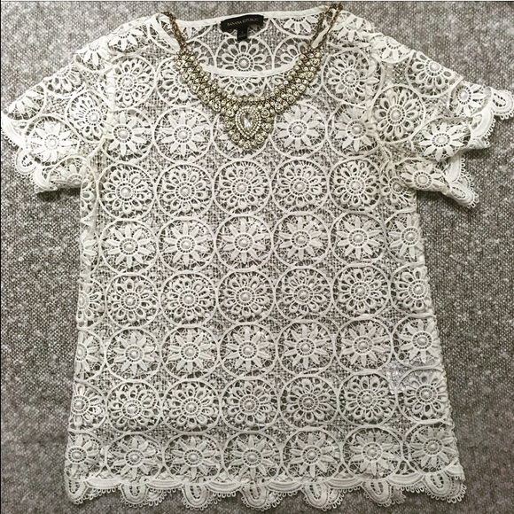 Banana Republic Eyelet Top, Size Small - Picture 3 of 8