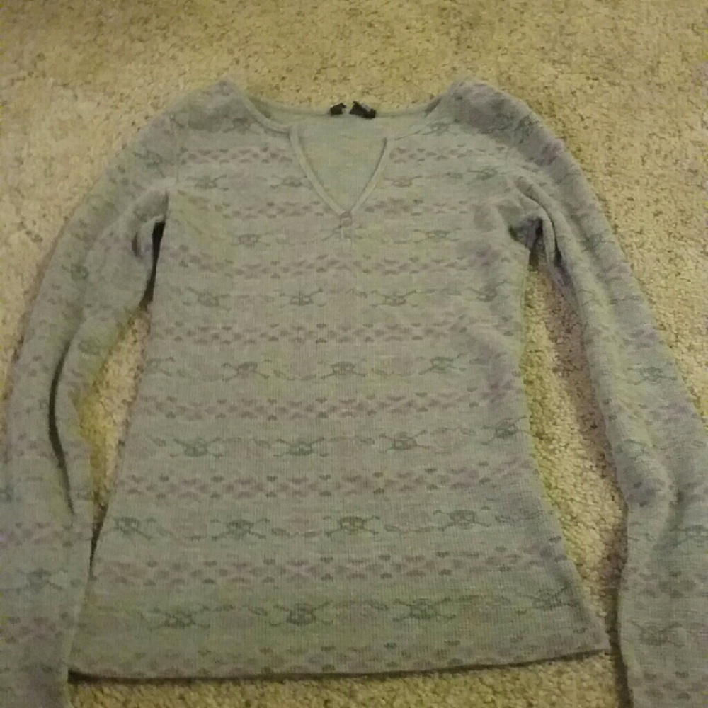 Gray/purple skull long sleeve shirt