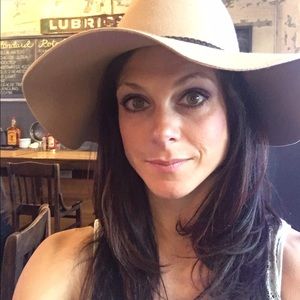 Meet your Posher, Sarah beth