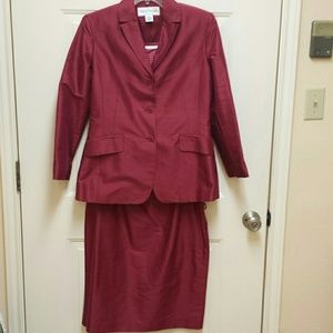 Rena rowan suit cranberry 100% silk