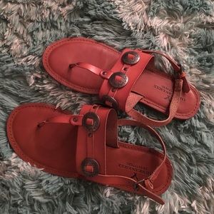 Cute and stylish sandals from American Eagle 🦅