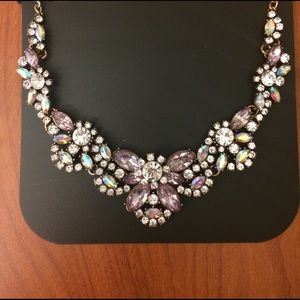 🎉NWT statement necklace