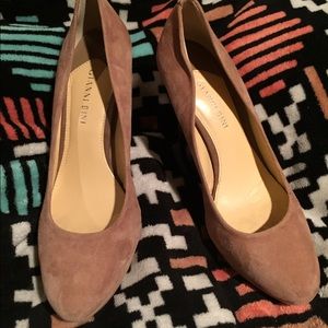 Gianni Bini Tan Pumps. Women's  Size 9.