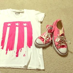 Converse pink shoes