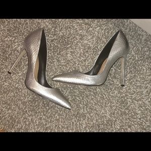 Daya By Zendaya Atmore Pump
