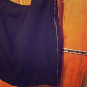 Black side zippered skirt