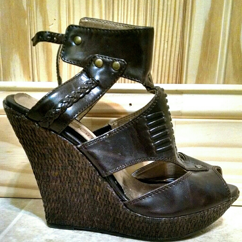 Nadora Brown Leather Wedge