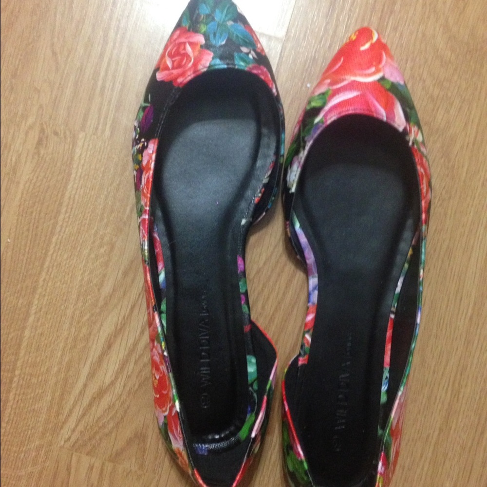 Cute floral flats