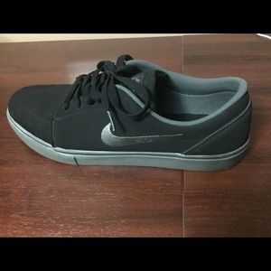 Men's Nike Satire Black Dark Base Grey SBs