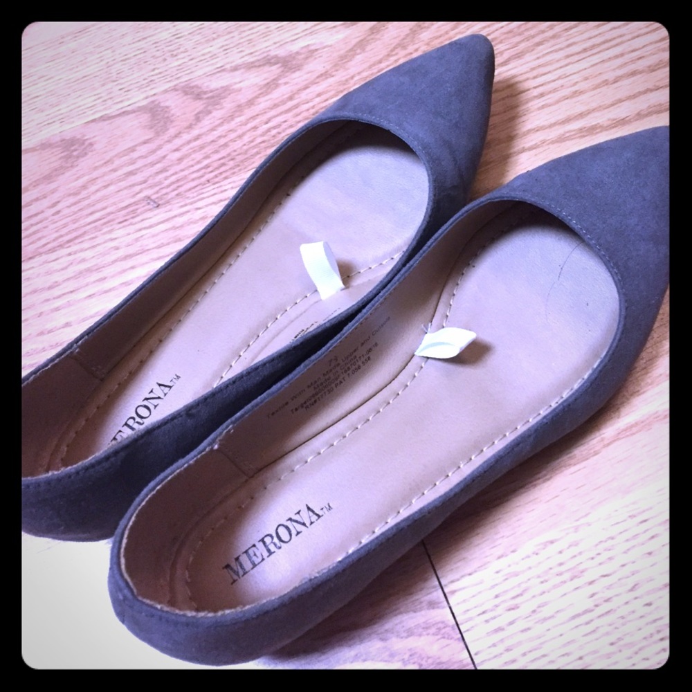 NWOT Gray Small Wedge Flats