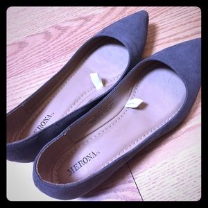 NWOT Gray Small Wedge Flats