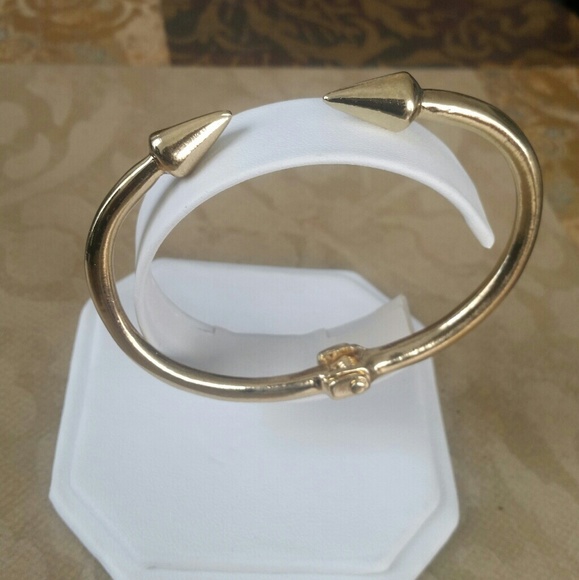 Double Arrow Bangle - Picture 1 of 3