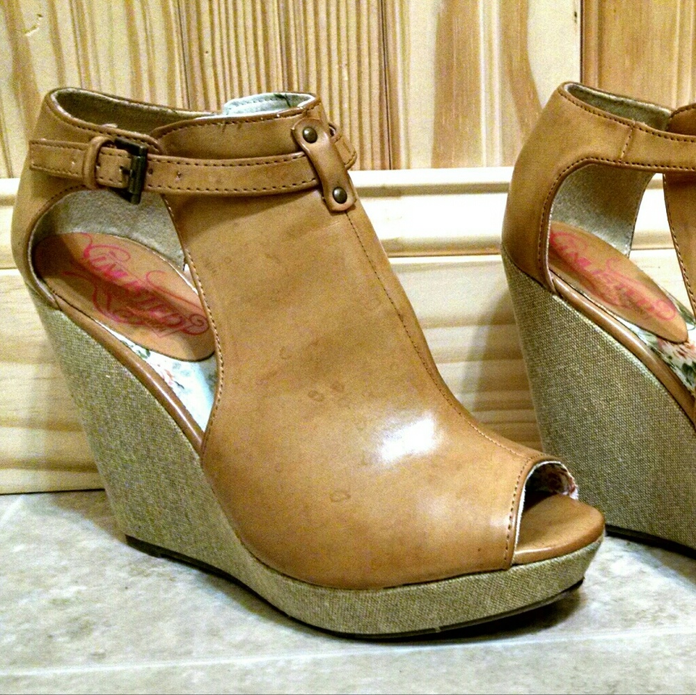 Tan leather wedge booties Unlisted by Kenneth Cole