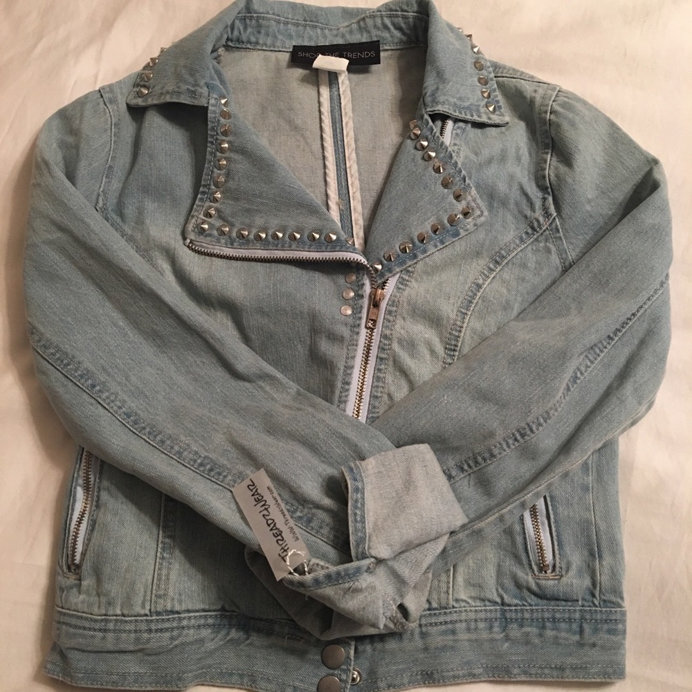 LAST ONE - Studded Junior's Jean Jacket - Picture 5 of 5