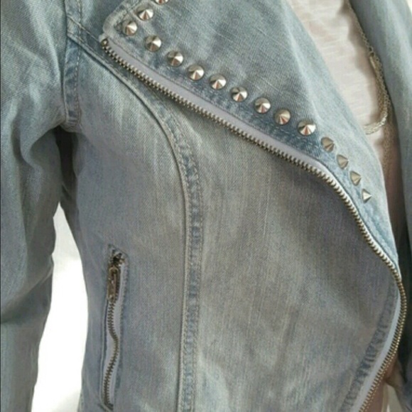 LAST ONE - Studded Junior's Jean Jacket - Picture 3 of 5