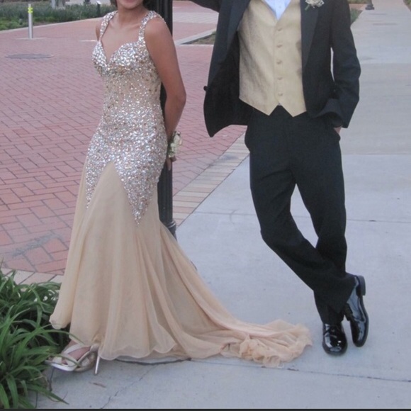 Prom Dress. (Currently on hold) - Picture 2 of 4