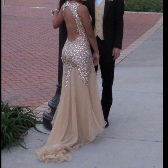 Prom Dress. (Currently on hold) - Picture 3 of 4