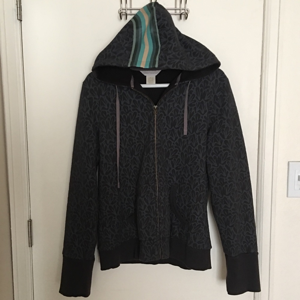 Stylish and cozy fleece-lined full-zip hoody