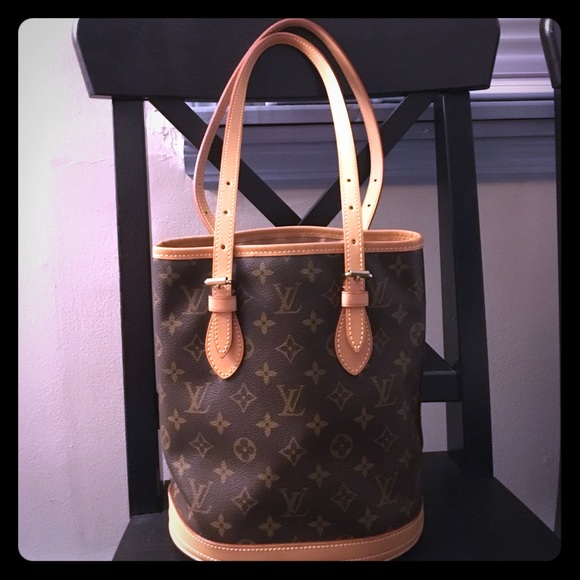 Louis Vuitton Handbags - Louis Vuitton Bucket PM Shoulder Bag