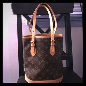 Louis Vuitton Bucket PM Shoulder Bag