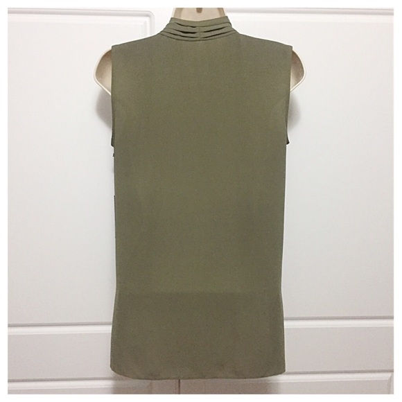 🚫SOLD🚫Vince Camuto Wrap-Front Blouse - Picture 4 of 6