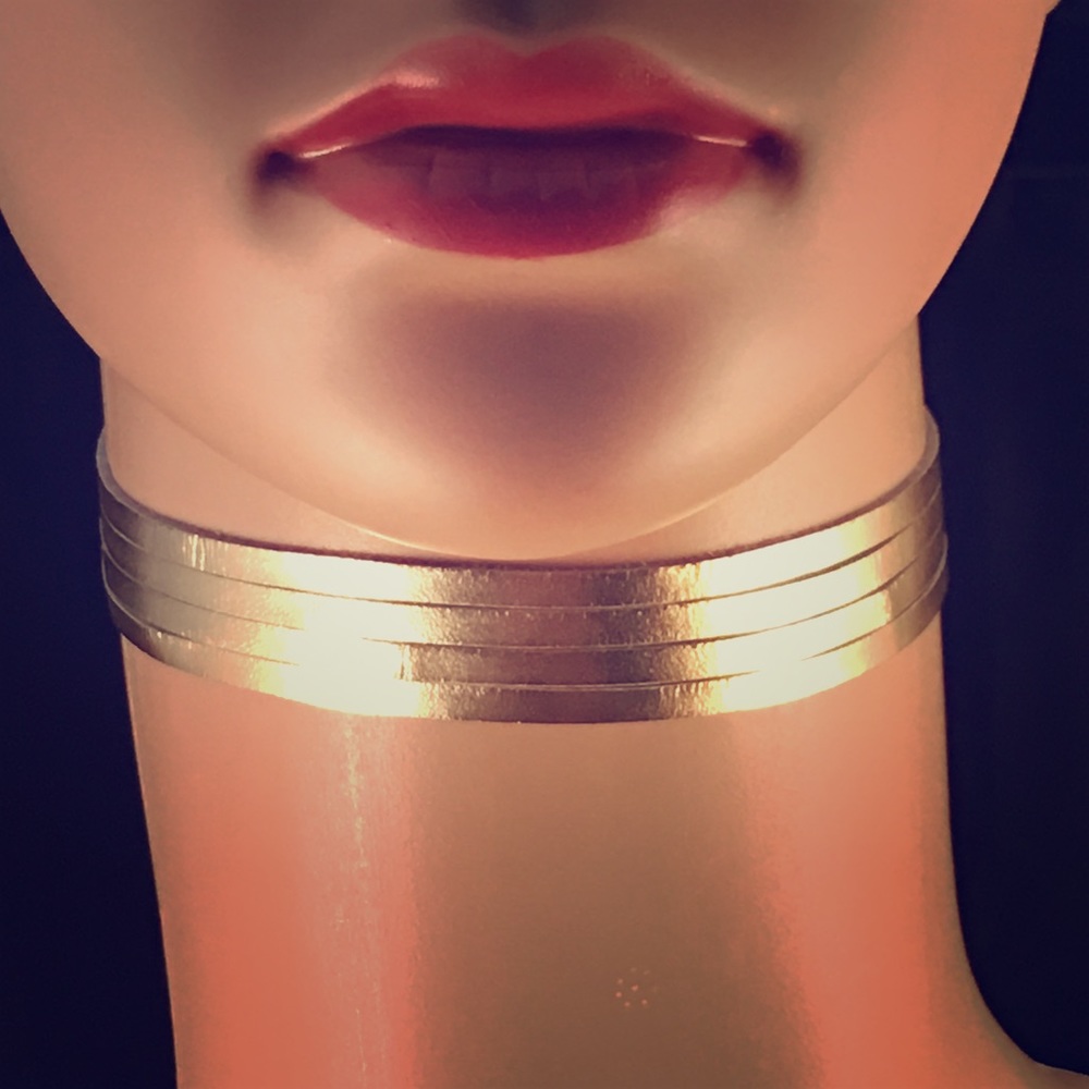 ✨Polished Gold Leather, Choker✨