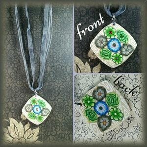 Pretty Floral Necklace