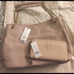 UPDATED!!! Tory Burch Purse & Wallet Set
