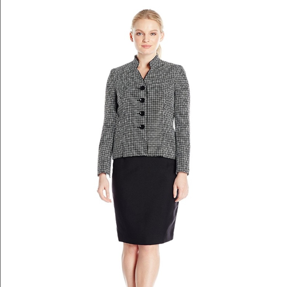 Le Suit Petite 4-button women's contrast blazer