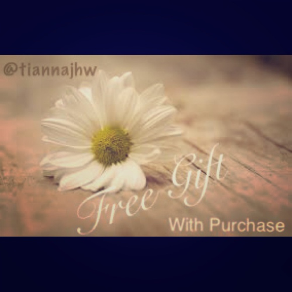 Free Gift With Purchase🌼