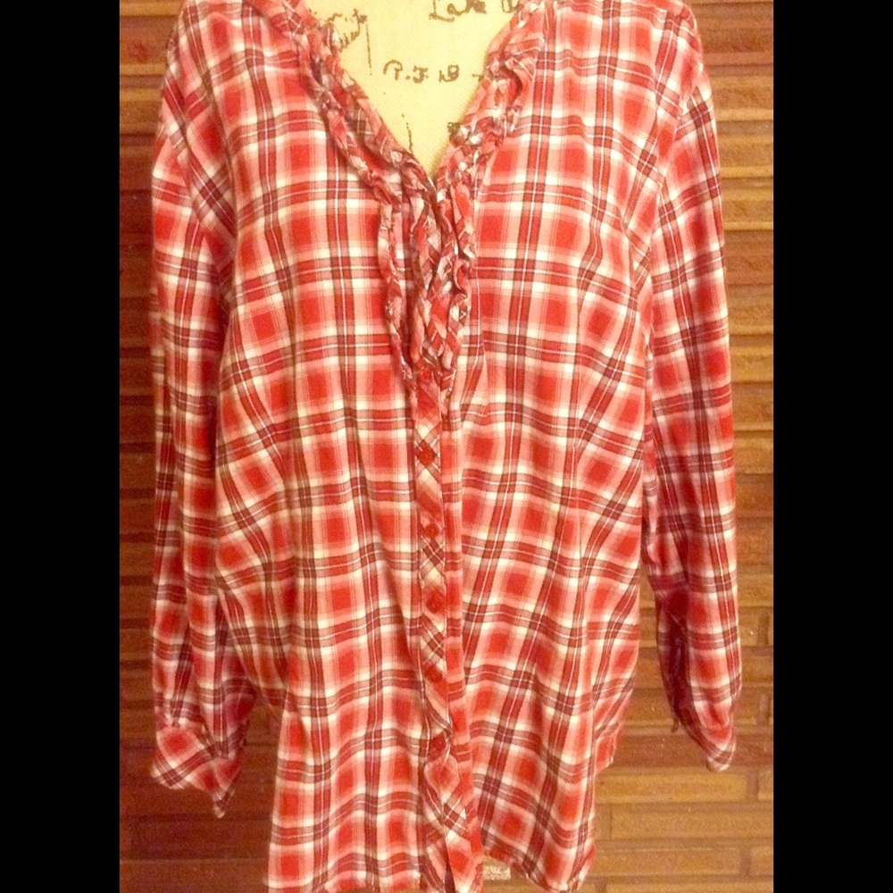 Cute, feminine flannel shirt w/ruffled front.