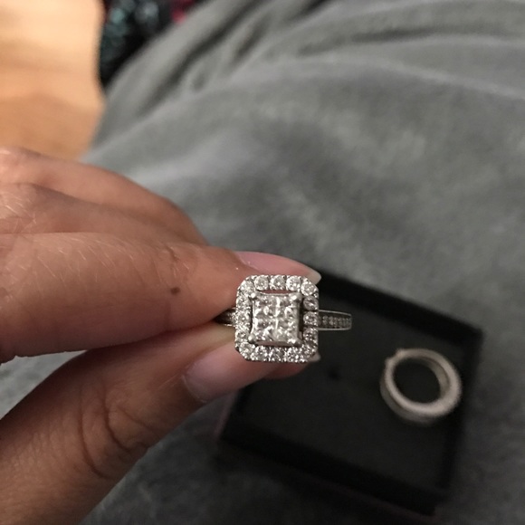 1 1/2 Carat 14k White Gold Ring - Picture 4 of 6