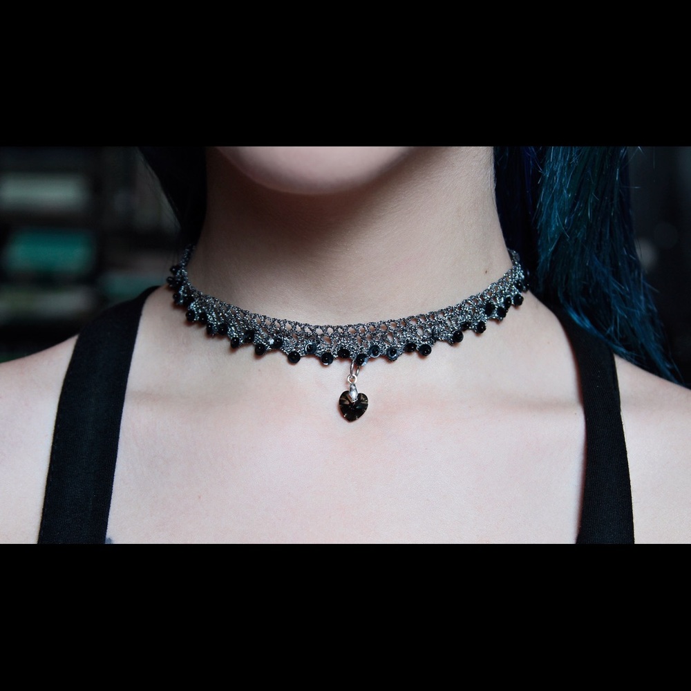 Black crystal choker