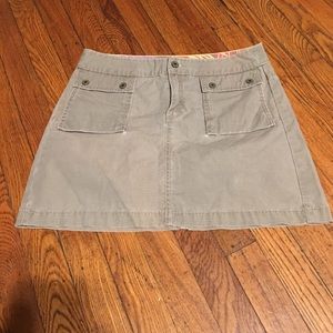 Gap skirt