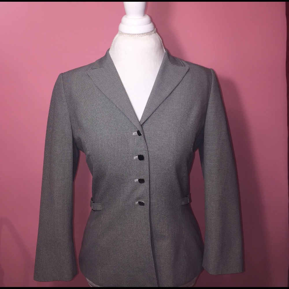 TAHARI Arthur s Levine black and white blazer