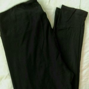 *SOLID BLACK* TC Lularoe legging