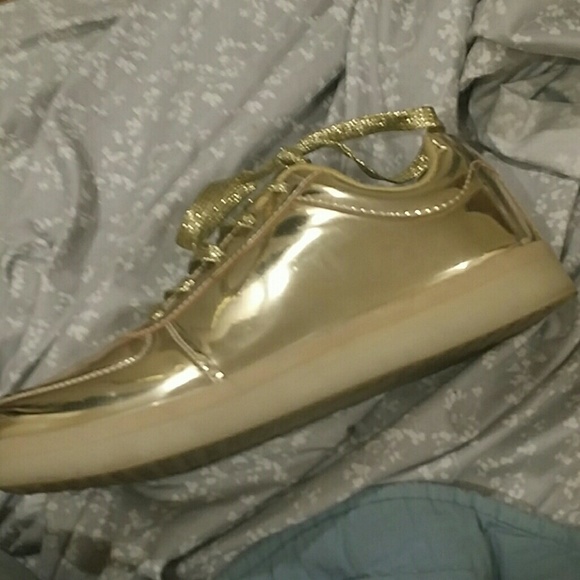 Light Up Shoes - Picture 3 of 3