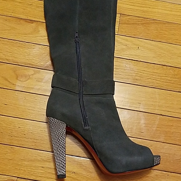 Paris Hilton / Brand new bpots - Picture 7 of 8