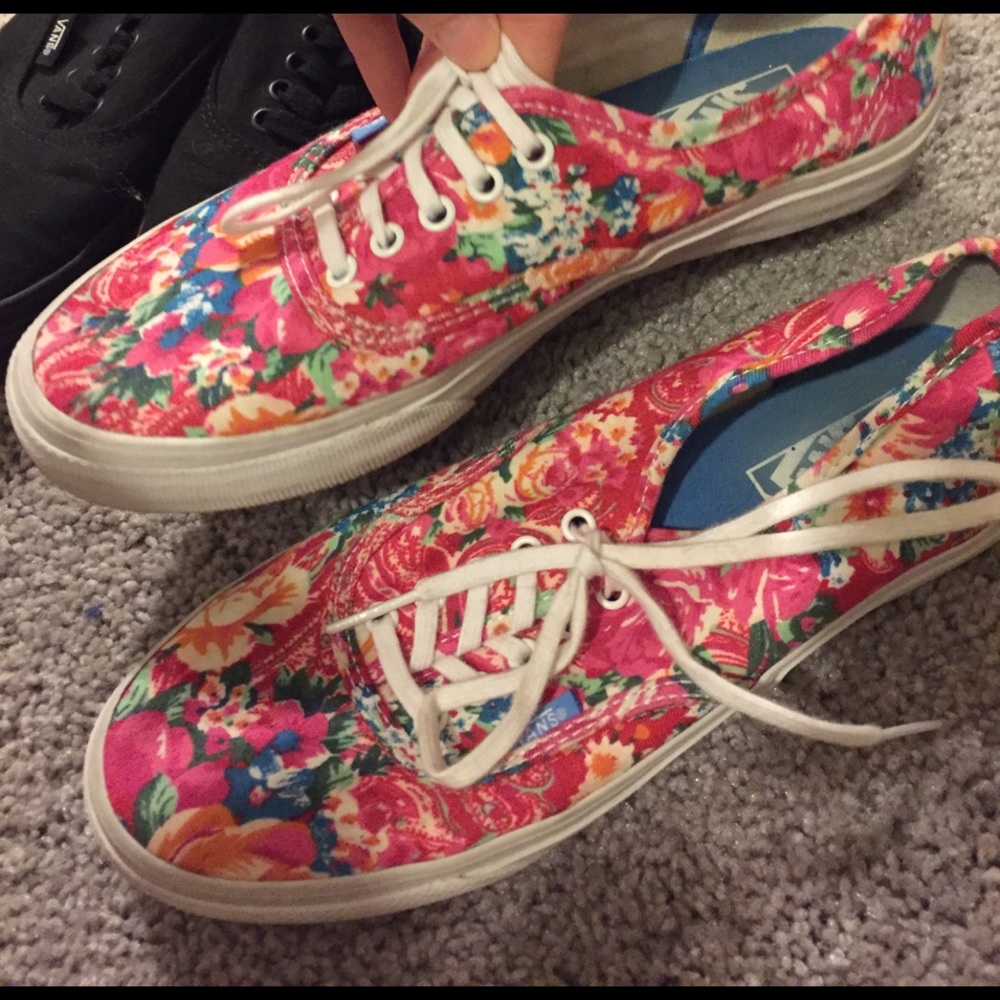 Vans - Picture 2 of 3