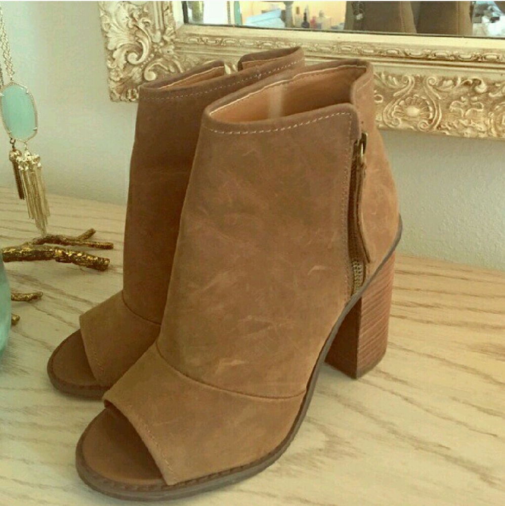 🍁Kelsi  Dagger Leather Ankle Booties